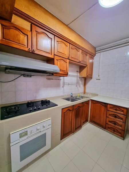 471 Choa Chu Kang Avenue 3, 471 Choa Chu Kang Avenue 3, 3 Bedrooms, 1,087 sqft, HDB Flat For Rent, by WEI DENG, 500124367 - Kitchen - PropertyGuru.com.sg