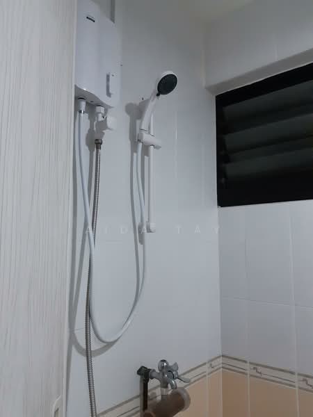 101 Clementi Street 14, 101 Clementi Street 14, Room Rental, 150 sqft, HDB Flat For Rent, by Aida Tay, 500124374 - Bathroom - PropertyGuru.com.sg