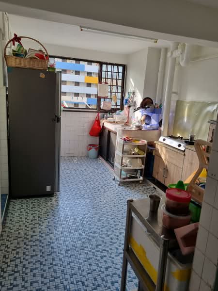 186 Boon Lay Avenue, 186 Boon Lay Avenue, 2 Bedrooms, 635 sqft, HDB Flat For Sale, by R Susi, 500124388 - Kitchen - PropertyGuru.com.sg