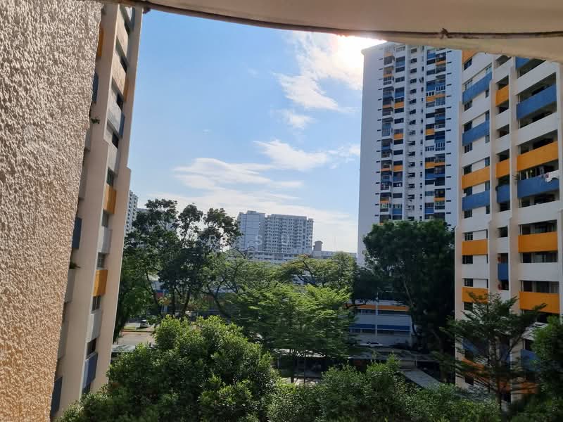 186 Boon Lay Avenue, 186 Boon Lay Avenue, 2 Bedrooms, 635 sqft, HDB Flat For Sale, by R Susi, 500124388 - Exterior - PropertyGuru.com.sg