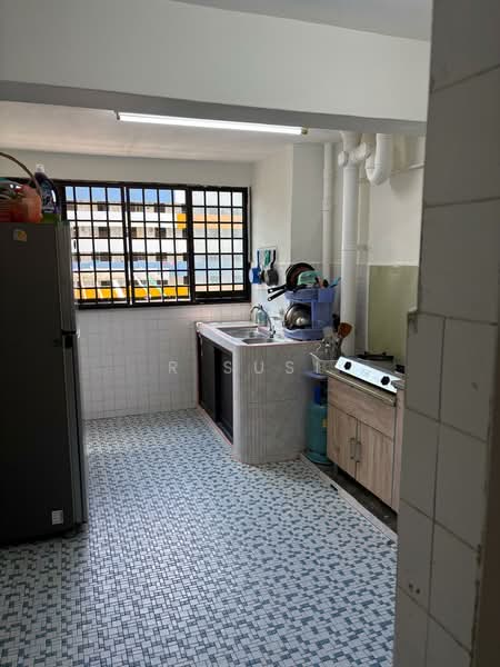186 Boon Lay Avenue, 186 Boon Lay Avenue, 2 Bedrooms, 635 sqft, HDB Flat For Sale, by R Susi, 500124388 - Kitchen - PropertyGuru.com.sg