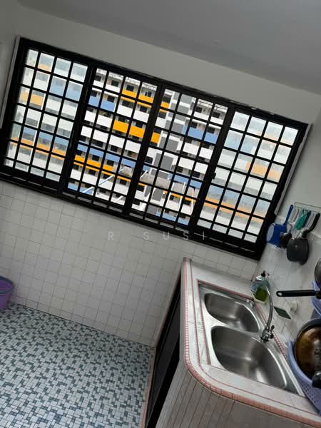 186 Boon Lay Avenue, 186 Boon Lay Avenue, 2 Bedrooms, 635 sqft, HDB Flat For Sale, by R Susi, 500124388 - Kitchen - PropertyGuru.com.sg