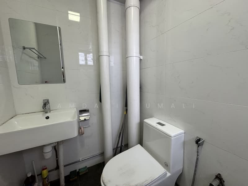 866 Tampines Street 83, 866 Tampines Street 83, 3 Bedrooms, 1,119 sqft, HDB Flat For Sale, by Ramdali Jumali, 500124399 - Bathroom - PropertyGuru.com.sg