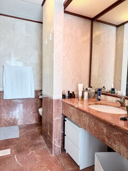 Costa Rhu, 3 Rhu Cross, 2 Bedrooms, 990 sqft, Condominium For Rent, by Kerry James, 500124401 - Bathroom - PropertyGuru.com.sg