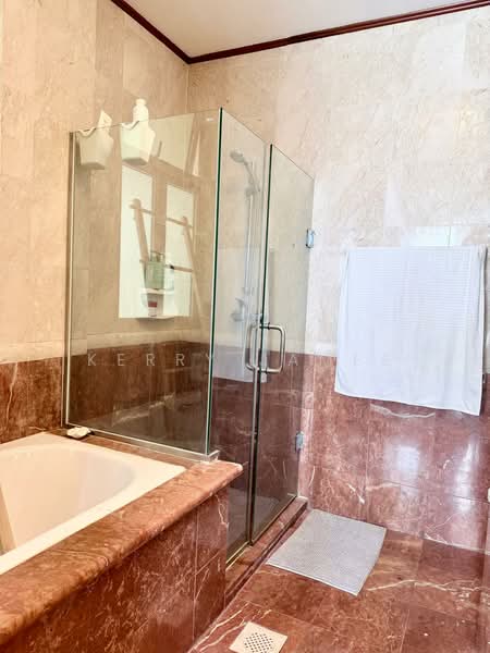 Costa Rhu, 3 Rhu Cross, 2 Bedrooms, 990 sqft, Condominium For Rent, by Kerry James, 500124401 - Bathroom - PropertyGuru.com.sg