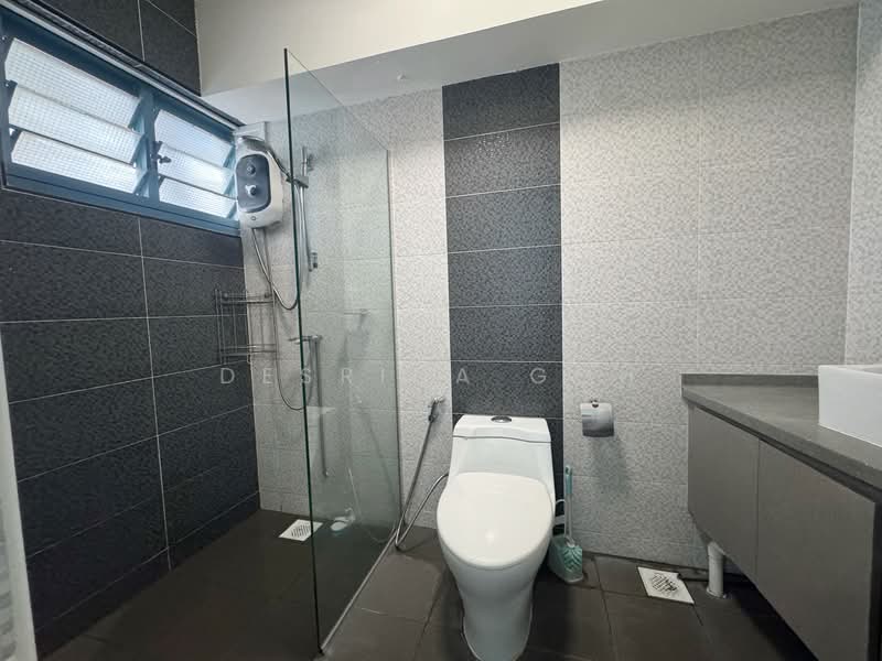 468B Admiralty Drive, 468B Admiralty Drive, 4 Bedrooms, 1,475 sqft, HDB Flat For Rent, by Desrina Goh, 500124405 - Master Bathroom - PropertyGuru.com.sg
