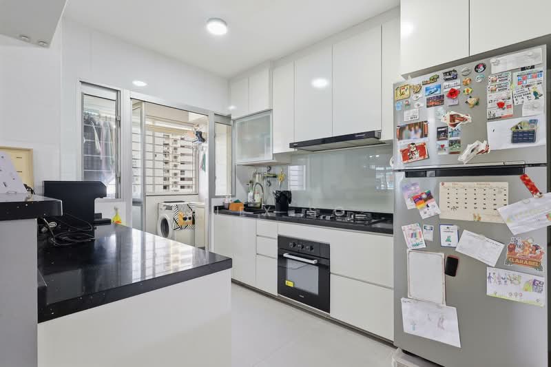 422A Northshore Drive, 422A Northshore Drive, 3 Bedrooms, 1,001 sqft, HDB Flat For Sale, by Alex So, 500124412 - Kitchen - PropertyGuru.com.sg