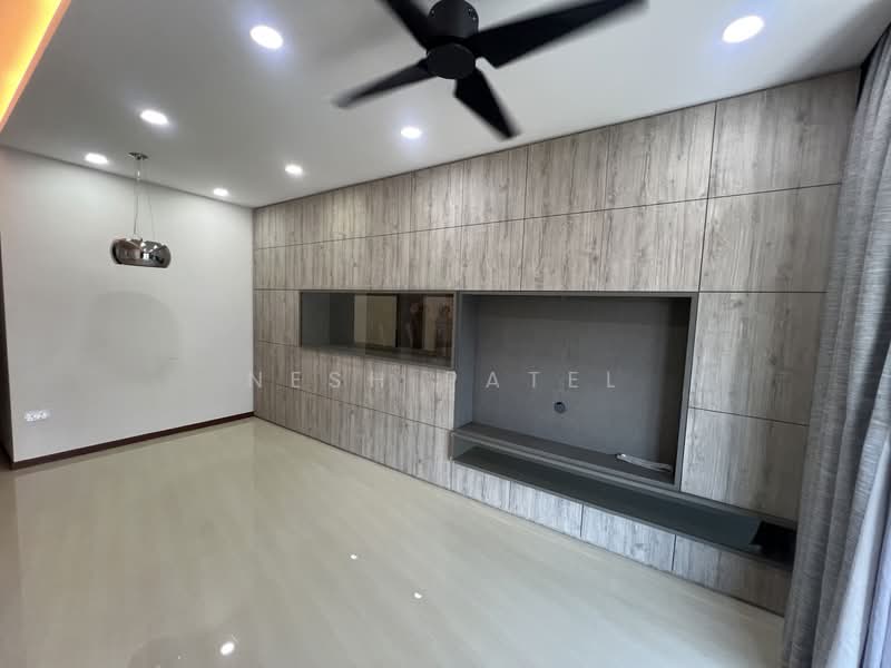 Sea Horizon, 1 Pasir Ris Rise, 3 Bedrooms, 1,109 sqft, Executive Condominium For Rent, by Nesh Patel, 500124415 - Living Room - PropertyGuru.com.sg