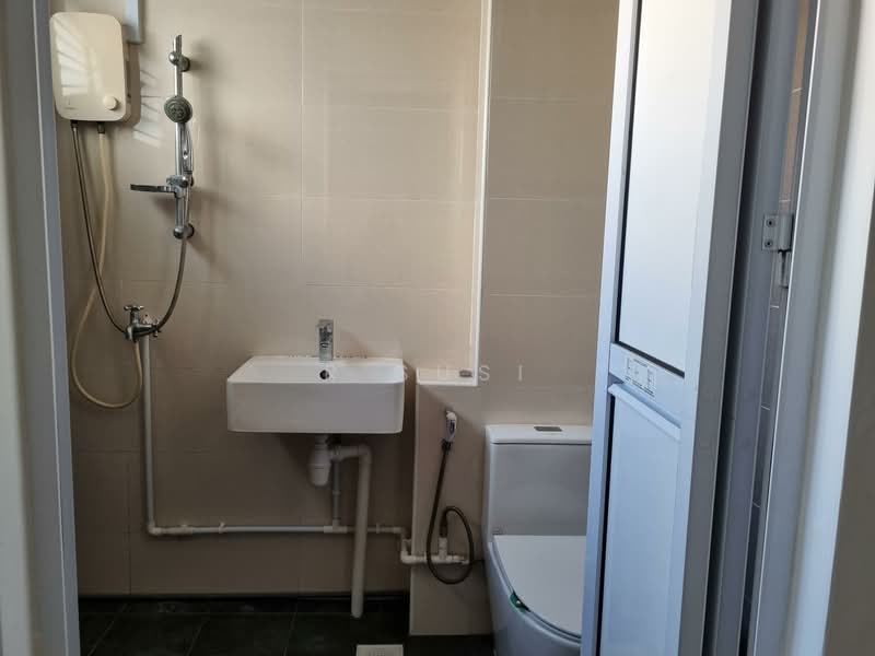 948 Jurong West Street 91, 948 Jurong West Street 91, 3 Bedrooms, 1,108 sqft, HDB Flat For Sale, by R Susi, 500124423 - Bathroom - PropertyGuru.com.sg
