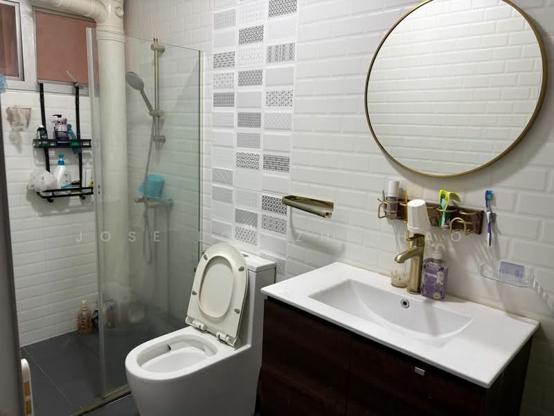 455 Hougang Avenue 10, 455 Hougang Avenue 10, 3 Bedrooms, 1,571 sqft, HDB Flat For Sale, by Jose Loh Zhenhao, 500124434 - Bathroom - PropertyGuru.com.sg