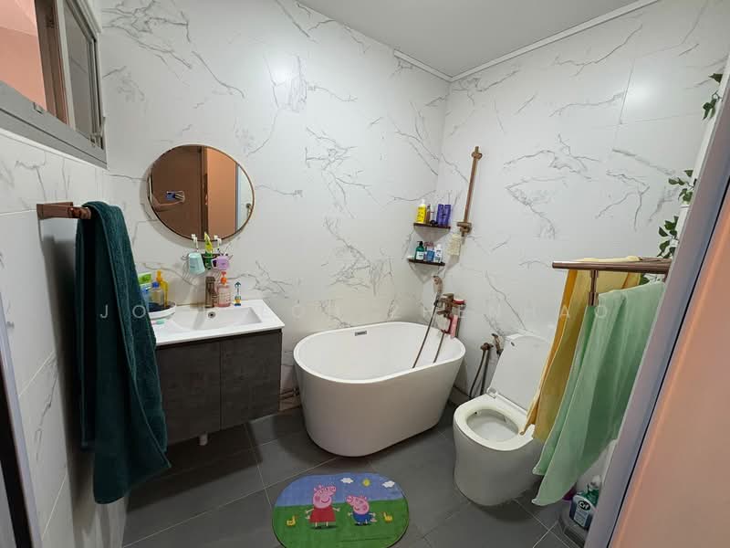 455 Hougang Avenue 10, 455 Hougang Avenue 10, 3 Bedrooms, 1,571 sqft, HDB Flat For Sale, by Jose Loh Zhenhao, 500124434 - Bathroom - PropertyGuru.com.sg