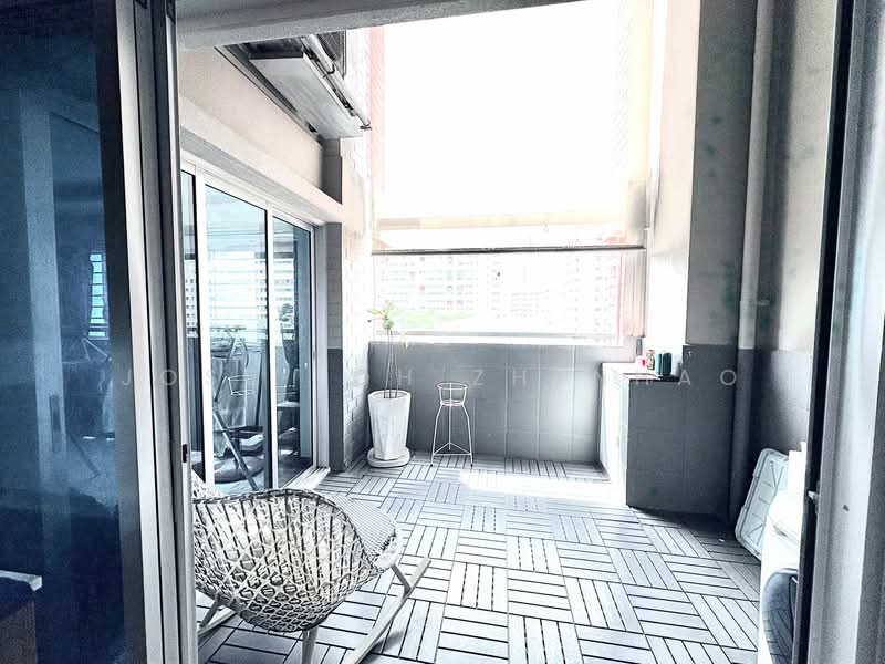 455 Hougang Avenue 10, 455 Hougang Avenue 10, 3 Bedrooms, 1,571 sqft, HDB Flat For Sale, by Jose Loh Zhenhao, 500124434 - Balcony - PropertyGuru.com.sg
