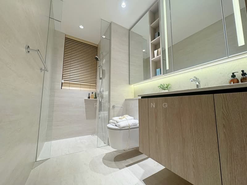 Bloomsbury Residences, 61 Media Circle, 4 Bedrooms, 1,206 sqft, Apartment For Sale, by Vernon Ng, 500124454 - Common Bathroom - PropertyGuru.com.sg