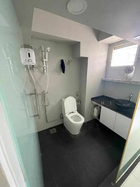 174C Edgedale Plains, 174C Edgedale Plains, 3 Bedrooms, 980 sqft, HDB Flat For Rent, by Kenneth Shi, 500124456 - Bathroom - PropertyGuru.com.sg