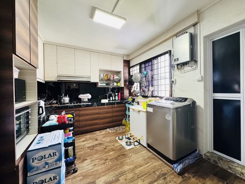 496B Tampines Street 43, 496B Tampines Street 43, 3 Bedrooms, 1,356 sqft, HDB Flat For Sale, by Ramdali Jumali, 500124464 - Kitchen - PropertyGuru.com.sg