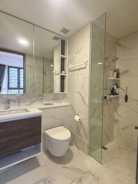 Parc Botannia, 18 Fernvale Street, 2 Bedrooms, 667 sqft, Condominium For Sale, by Kim Zhuang, 500124468 - Bathroom - PropertyGuru.com.sg