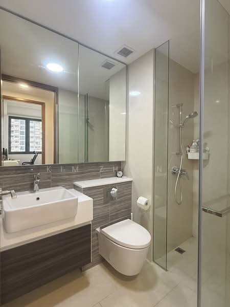 Parc Botannia, 18 Fernvale Street, 2 Bedrooms, 667 sqft, Condominium For Sale, by Kim Zhuang, 500124468 - Bathroom - PropertyGuru.com.sg