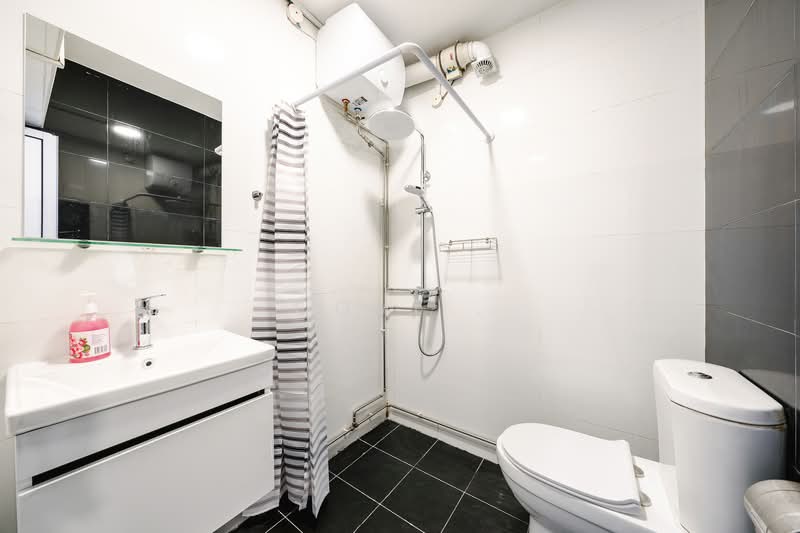 People's Park Complex, 1 Park Road, Room Rental, 180 sqft, Apartment For Rent, by Cove, 500124478 - Bathroom - PropertyGuru.com.sg