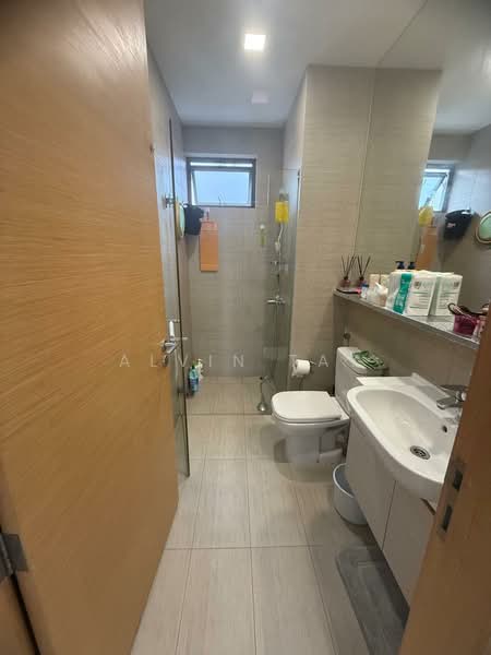 The Skywoods, 7 Dairy Farm Heights, 3 Bedrooms, 915 sqft, Condominium For Rent, by Alvin Tay, 500124481 - Bathroom - PropertyGuru.com.sg