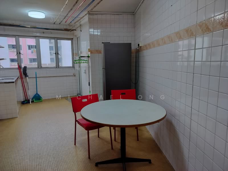 639 Ang Mo Kio Avenue 6, 639 Ang Mo Kio Avenue 6, 3 Bedrooms, 1,001 sqft, HDB Flat For Rent, by Michael Ong, 500124497 - Kitchen - PropertyGuru.com.sg
