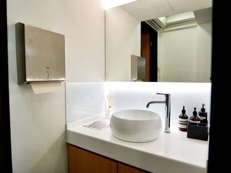 Tras Street | Tanjong Pagar | Duxton Road, Tras Street | Tanjong Pagar | Duxton Road, 2,000 sqft, Office For Rent, by Barbara Lee, 500124507 - Bathroom - CommercialGuru.com.sg