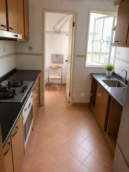 Symphony Heights, 33 Hume Avenue, 2 Bedrooms, 958 sqft, Condominium For Sale, by Sulwyn Ong, 500124524 - Kitchen - PropertyGuru.com.sg