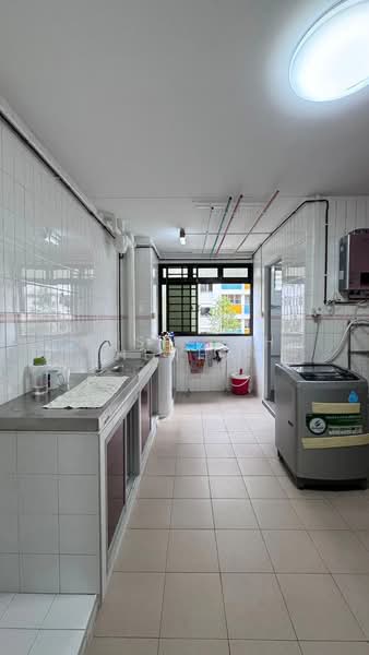 976 Jurong West Street 93, 976 Jurong West Street 93, 3 Bedrooms, 1,302 sqft, HDB Flat For Sale, by Jose Loh Zhenhao, 500124530 - Kitchen - PropertyGuru.com.sg