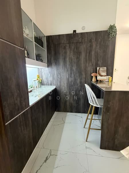 Wak Hassan Drive, , 6 Bedrooms, 4,355 sqft, Semi-Detached House For Sale, by Yeo Tong Boon, 500124533 - Kitchen - PropertyGuru.com.sg