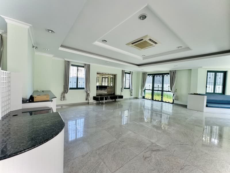 Windsor park estate, Windsor park estate, 6 Bedrooms, 6,000 sqft, Bungalow House For Rent, by Silvia Yang, 500124537 - PropertyGuru.com.sg