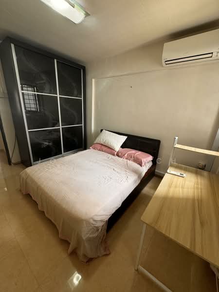 508 West Coast Drive, 508 West Coast Drive, 2 Bedrooms, 721 sqft, HDB Flat For Sale, by Joshua Tech, 500124539 - Bedroom - PropertyGuru.com.sg