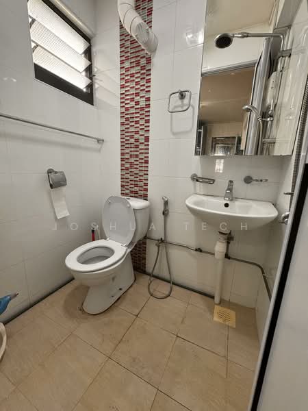 508 West Coast Drive, 508 West Coast Drive, 2 Bedrooms, 721 sqft, HDB Flat For Sale, by Joshua Tech, 500124539 - Bathroom - PropertyGuru.com.sg