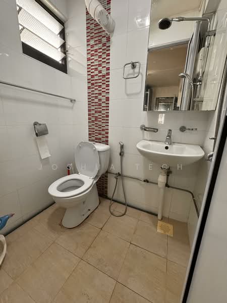 508 West Coast Drive, 508 West Coast Drive, 2 Bedrooms, 721 sqft, HDB Flat For Sale, by Joshua Tech, 500124539 - Bathroom - PropertyGuru.com.sg
