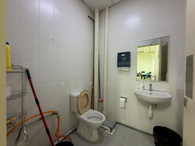 TCH Techcentre, 71 Toh Guan Road East, 2,121 sqft, Light Industrial (B1) For Rent, by Jason Chen, 500124545 - Bathroom - CommercialGuru.com.sg
