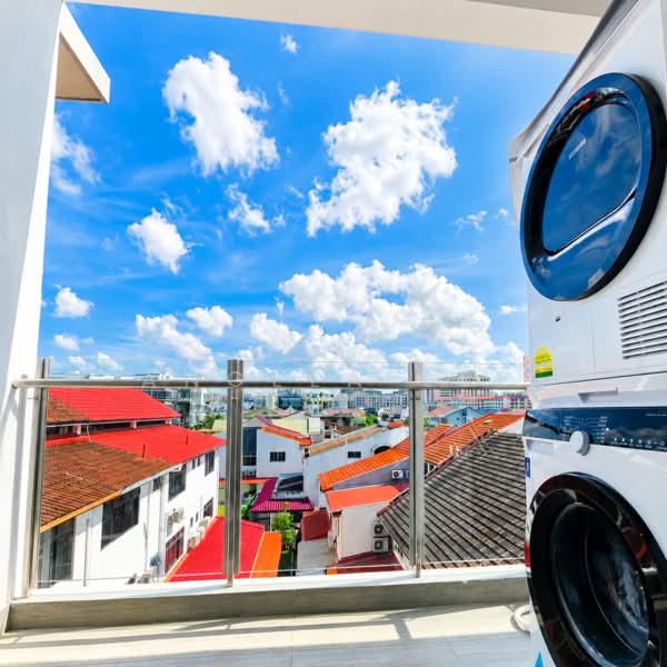 Palmera East, 29 Lorong Melayu, 1 Bedroom, 431 sqft, Apartment For Sale, by Angela Lee, 500124547 - Balcony - PropertyGuru.com.sg