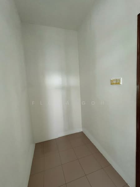 Le Hill, 42 Pasir Panjang Hill, 4 Bedrooms, 1,744 sqft, Condominium For Sale, by Flora Goh, 500124561 - Helper/Store Room - PropertyGuru.com.sg