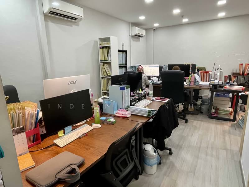 190 Lor 6 Toa Payoh, Lor 6 Toa Payoh, 800 sqft, Office For Rent, by Inderjit Singh, 500124562 - General staff area - CommercialGuru.com.sg