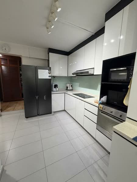 140 Bukit Batok Street 11, 140 Bukit Batok Street 11, 4 Bedrooms, 1,615 sqft, HDB Flat For Sale, by Yeo Tong Boon, 500124565 - Kitchen - PropertyGuru.com.sg