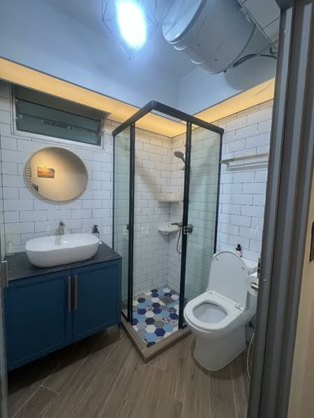 18C MacPherson Residency, 18C Circuit Road, 2 Bedrooms, 721 sqft, HDB Flat For Sale, by Florence Lim, 500124570 - Bathroom - PropertyGuru.com.sg