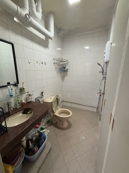 761 Woodlands Avenue 6, 761 Woodlands Avenue 6, 4 Bedrooms, 1,302 sqft, HDB Flat For Rent, by Edmund Lim, 500124590 - Bathroom - PropertyGuru.com.sg