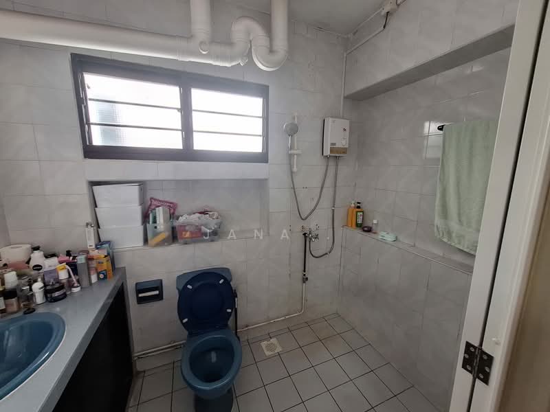 109 Whampoa Road, 109 Whampoa Road, 3 Bedrooms, 1,098 sqft, HDB Flat For Sale, by Jana ., 500124614 - Bathroom - PropertyGuru.com.sg