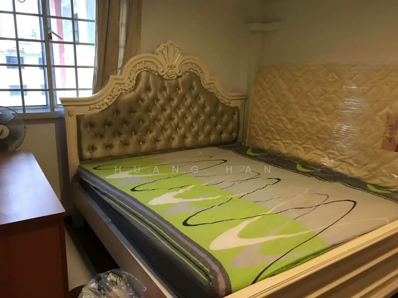 158 Lorong 1 Toa Payoh, 158 Lorong 1 Toa Payoh, 5 Bedrooms, 1,615 sqft, HDB Flat For Rent, by Huang Han, 500124622 - Bedroom - PropertyGuru.com.sg