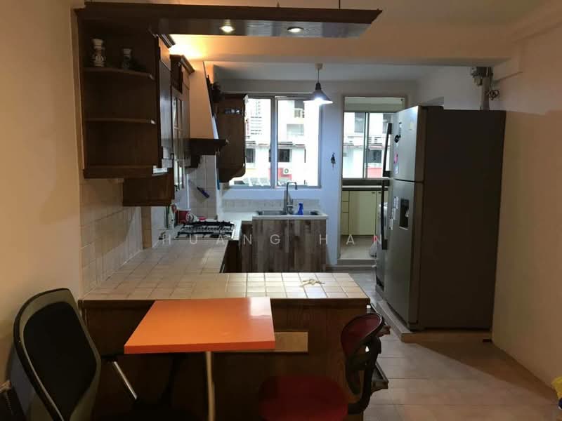 158 Lorong 1 Toa Payoh, 158 Lorong 1 Toa Payoh, 5 Bedrooms, 1,615 sqft, HDB Flat For Rent, by Huang Han, 500124622 - Kitchen - PropertyGuru.com.sg