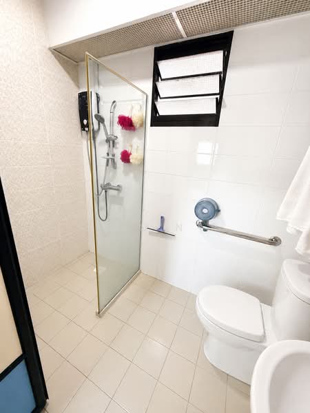 816B Keat Hong Link, 816B Keat Hong Link, 3 Bedrooms, 990 sqft, HDB Flat For Sale, by Shiqin R, 500124632 - Bathroom - PropertyGuru.com.sg