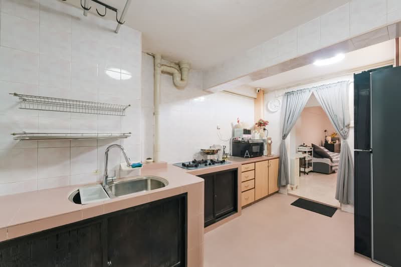 12 Upper Boon Keng Road, 12 Upper Boon Keng Road, 2 Bedrooms, 710 sqft, HDB Flat For Sale, by Chris Yap, 500124640 - Kitchen - PropertyGuru.com.sg