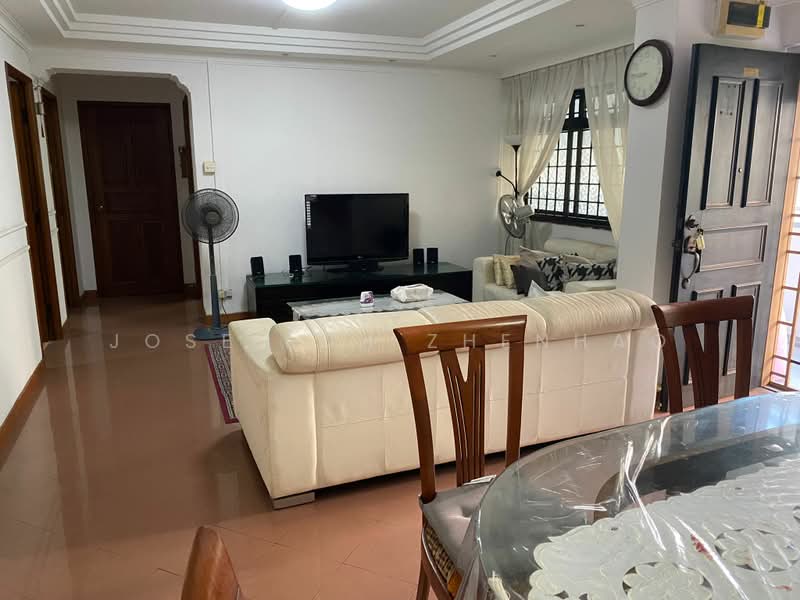 645 Jurong West Street 61, 645 Jurong West Street 61, 3 Bedrooms, 1,076 sqft, HDB Flat For Sale, by Jose Loh Zhenhao, 500124655 - Living Room - PropertyGuru.com.sg