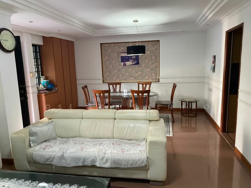 645 Jurong West Street 61, 645 Jurong West Street 61, 3 Bedrooms, 1,076 sqft, HDB Flat For Sale, by Jose Loh Zhenhao, 500124655 - Living Room - PropertyGuru.com.sg