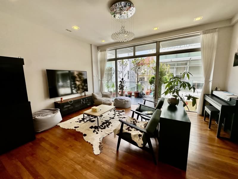 8 @ Stratton, 2B Stratton Green, 5 Bedrooms, 5,113 sqft, Semi-Detached House For Sale, by Evon Tan  陈玉凤, 500124671 - Living Room - PropertyGuru.com.sg