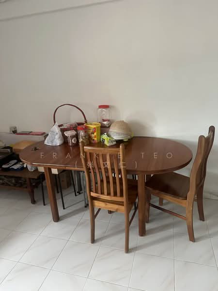 374 Bukit Batok Street 31, 374 Bukit Batok Street 31, 3 Bedrooms, 1,000 sqft, HDB Flat For Rent, by Frankie Teo (张文仁), 500124678 - Dining Room - PropertyGuru.com.sg