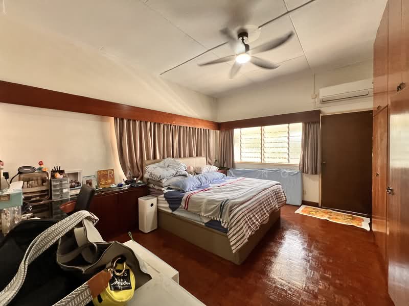 Taman Kembangan, Taman Kembangan, 4 Bedrooms, 2,500 sqft, Semi-Detached House For Sale, by Raymond Ng, 500124682 - Bedroom - PropertyGuru.com.sg