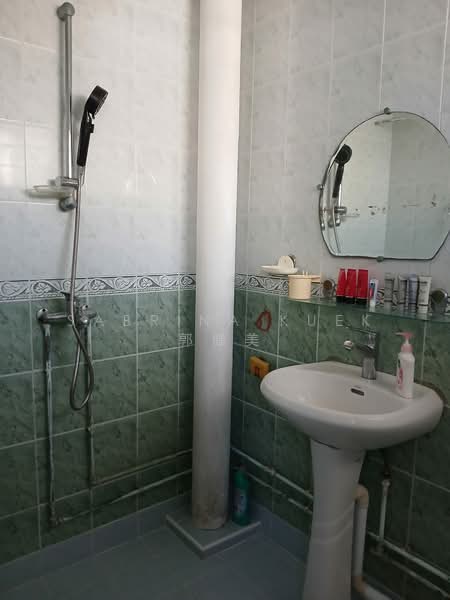 361 Tampines Street 34, 361 Tampines Street 34, Room Rental, 80 sqft, HDB Flat For Rent, by Sabrina Kuek 郭健美, 500124685 - Bathroom - PropertyGuru.com.sg
